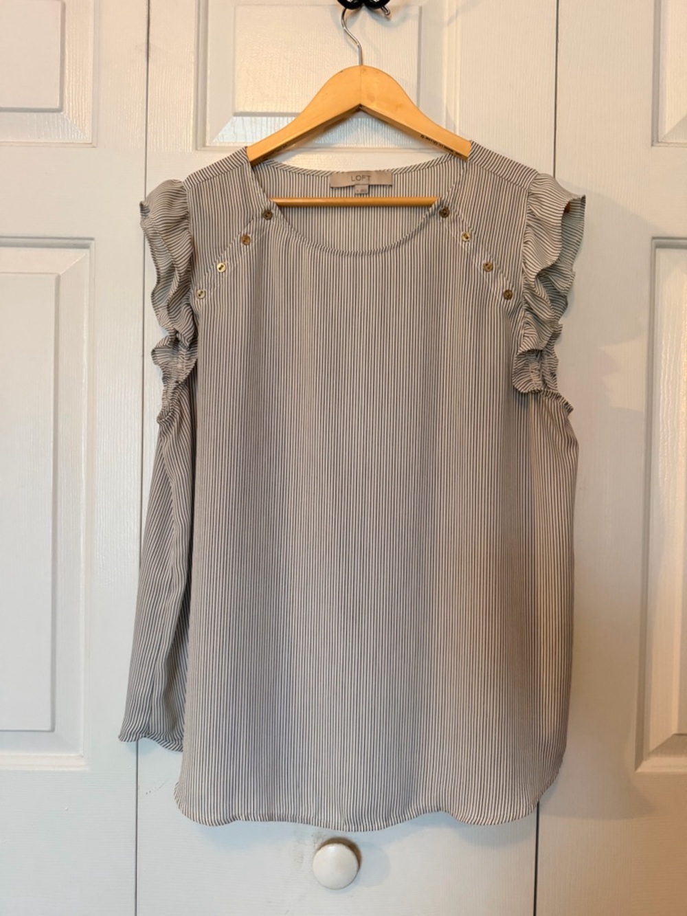 LOFT Gray Pinstripe Ruffle Sleeve Top with Gold Buttons XL NICE!!!